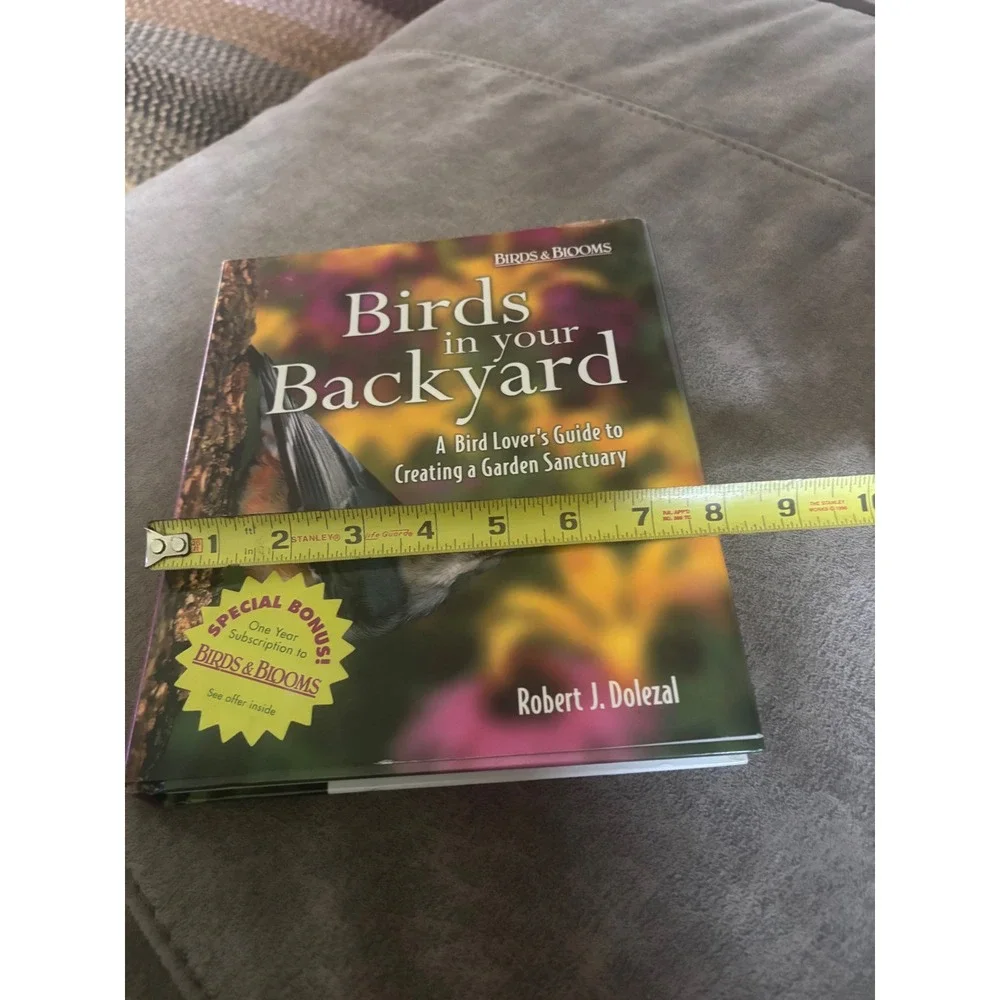 Birds in Your Backyard Guide Robert J Dolezal Reader's Digest Hardcover 2005